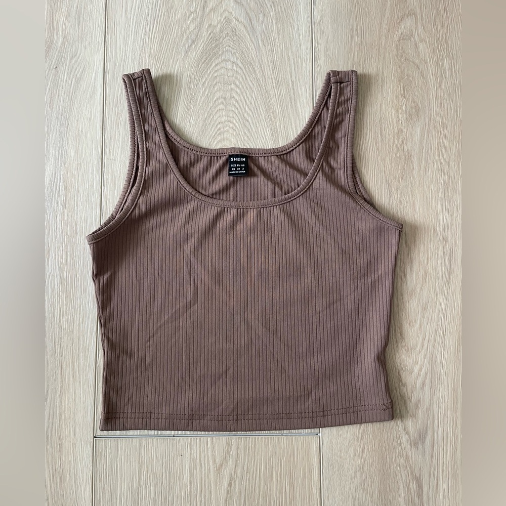 💫  Brown tank top